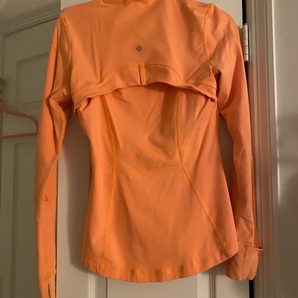 Lululemon define jacket size 8 - Picture 3 of 5
